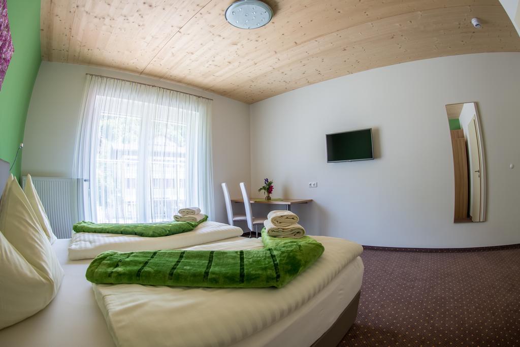 Gaestehaus Krappinger/Pizzeria Mamma Mia Ossiach Chambre photo