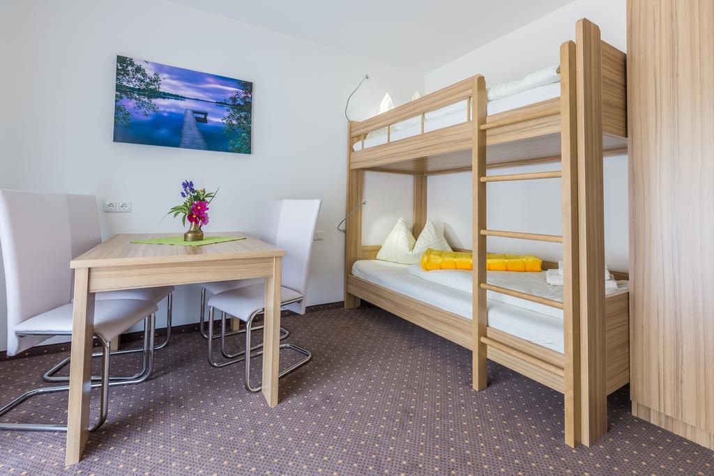 Gaestehaus Krappinger/Pizzeria Mamma Mia Ossiach Chambre photo